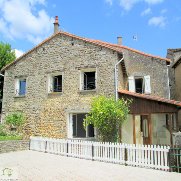Offres de vente Maison Gençay 86160